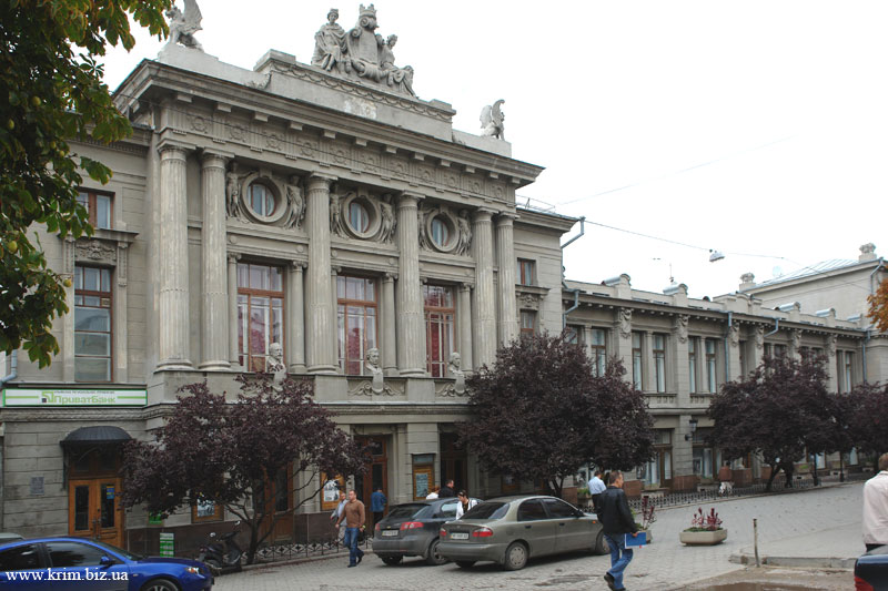 simferopol-teatr-foto[1].jpg