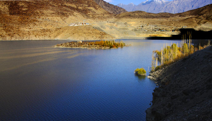 skurdu-lake-pakistan-scenery.jpg