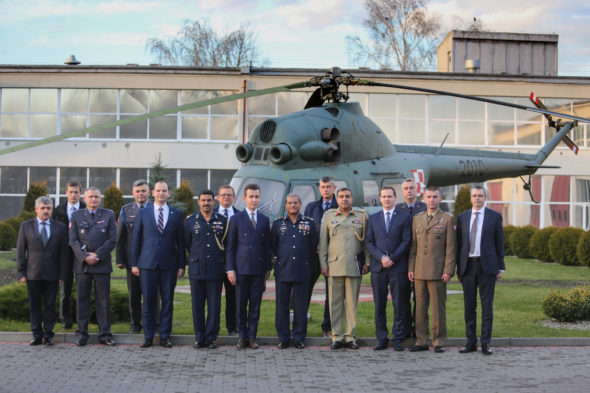 Sohail Aman visit to Poland (Mi-17 repair and overhaul) 24 Nov, 2017 glowne.jpg