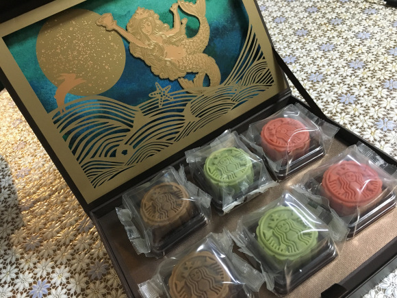 Starbucks-mooncake-161.jpg