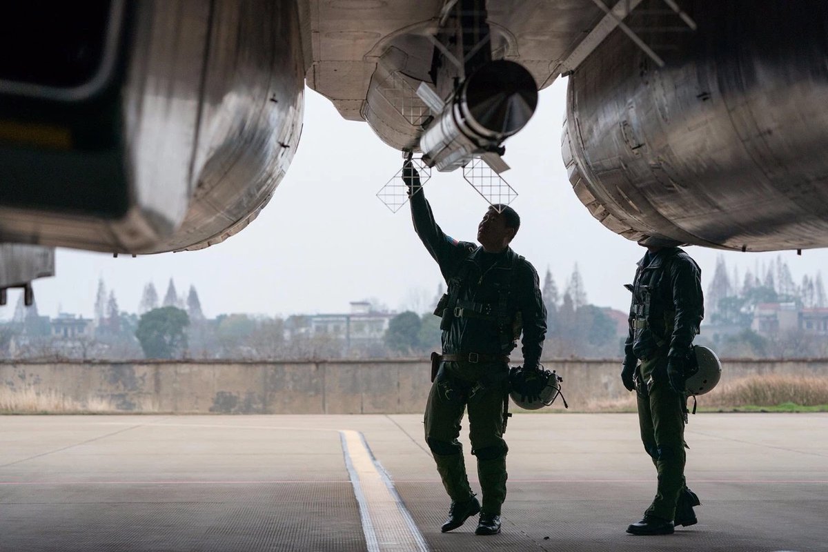 Su-30 Older fellows at 9th_AirBrigade Dec2018 03.jpeg