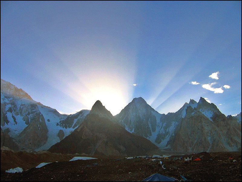 sunrise over gasherbrum IV.jpg