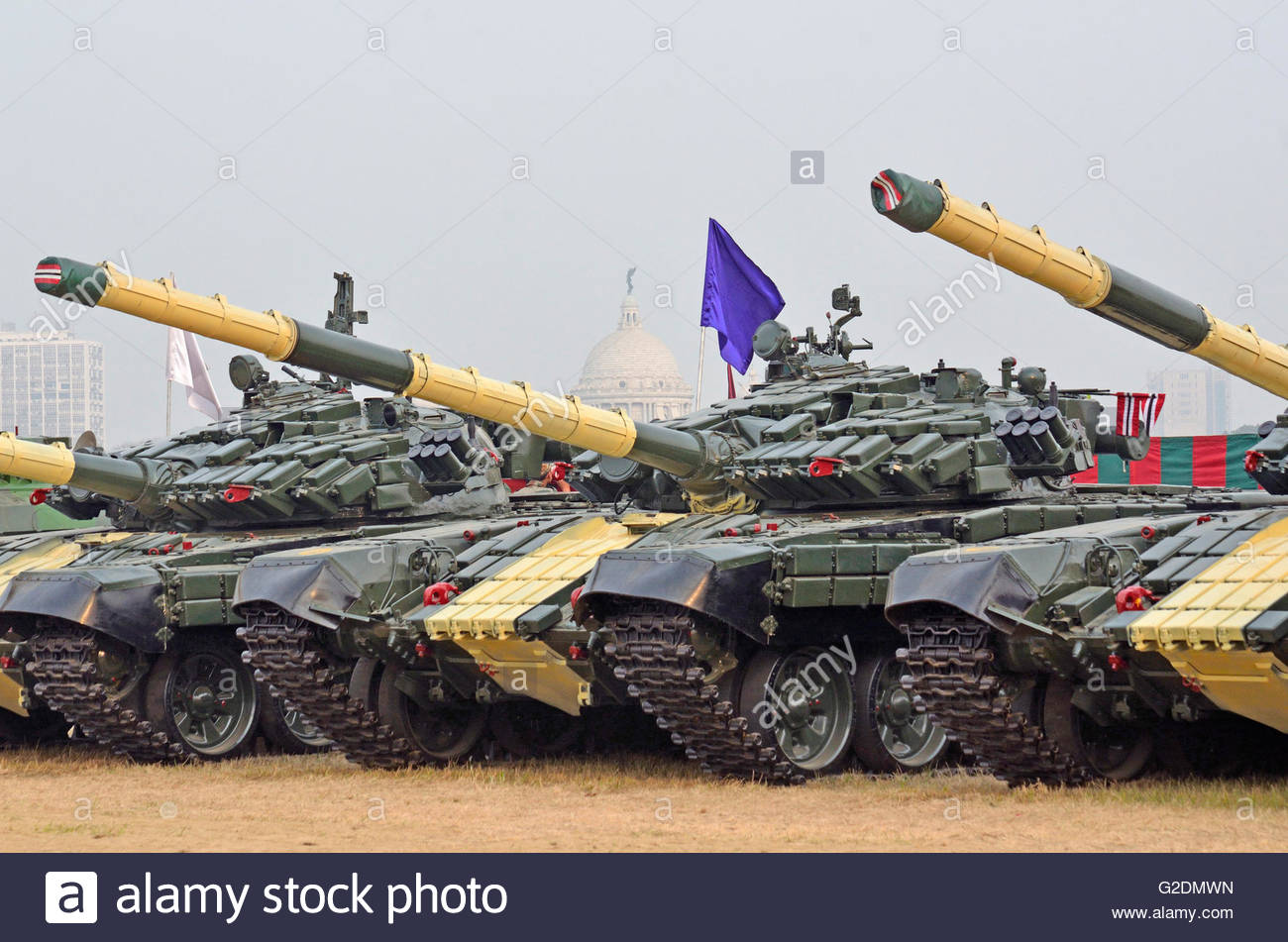 t-72m-main-battle-tanks-of-the-indian-army-kolkata-west-bengal-india-G2DMWN.jpg