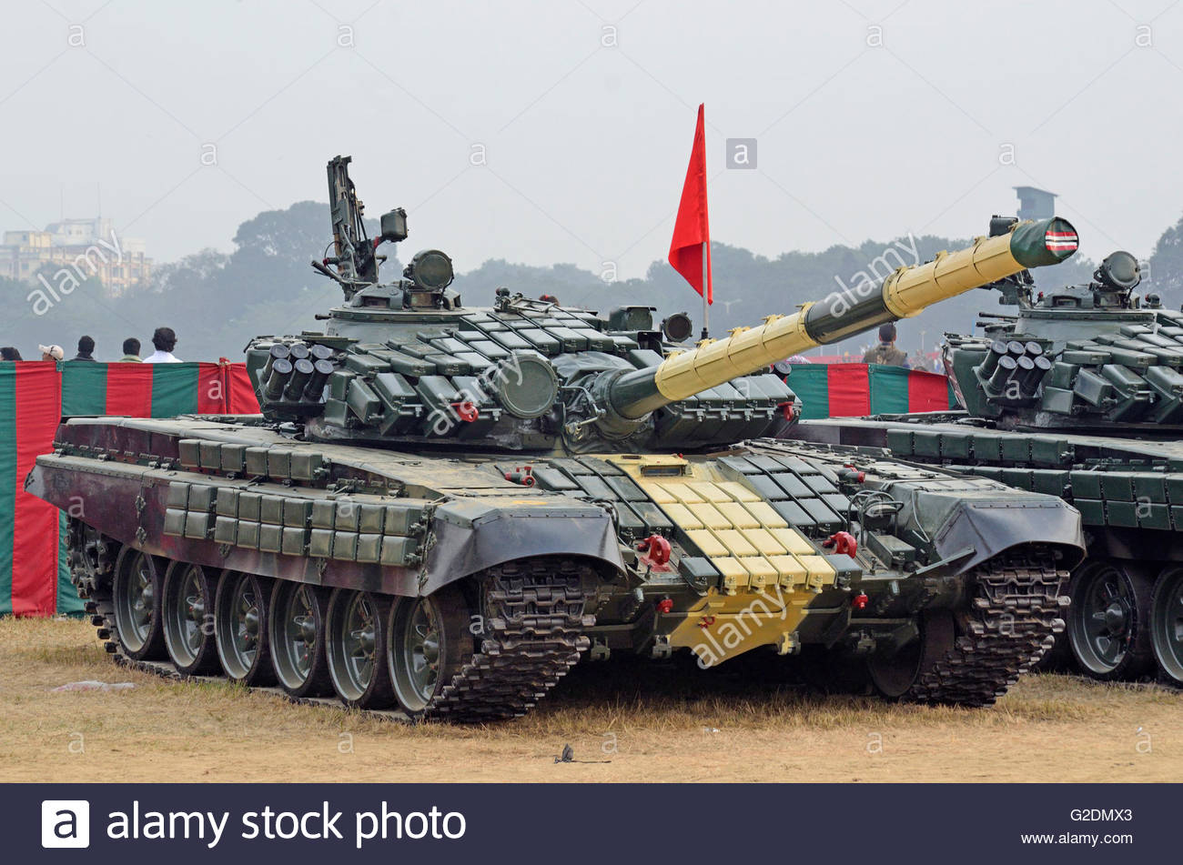 t-72m-main-battle-tanks-of-the-indian-army-kolkata-west-bengal-india-G2DMX3.jpg