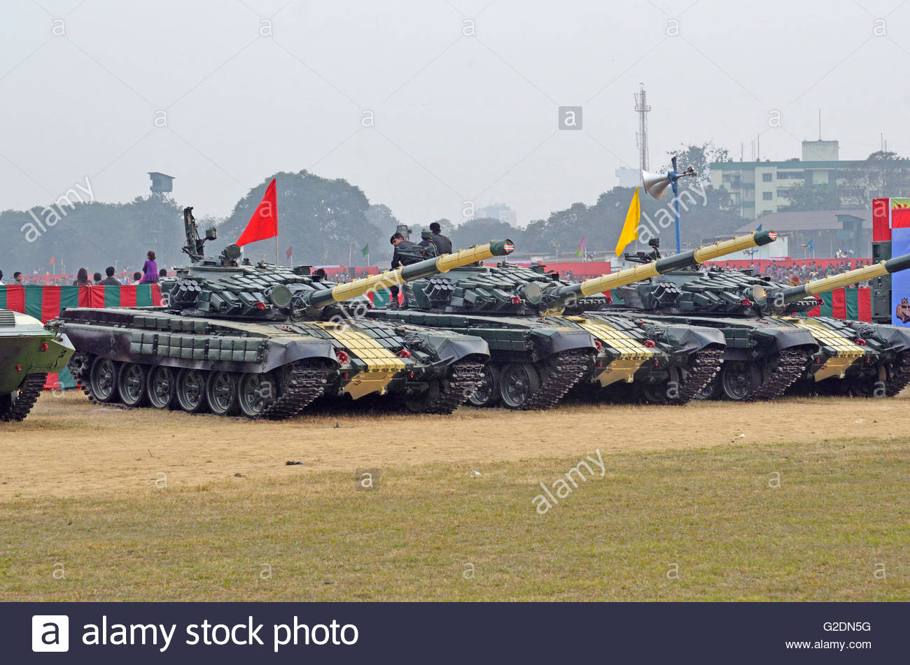 t-72m-main-battle-tanks-of-the-indian-army-kolkata-west-bengal-india-G2DN5G.jpg