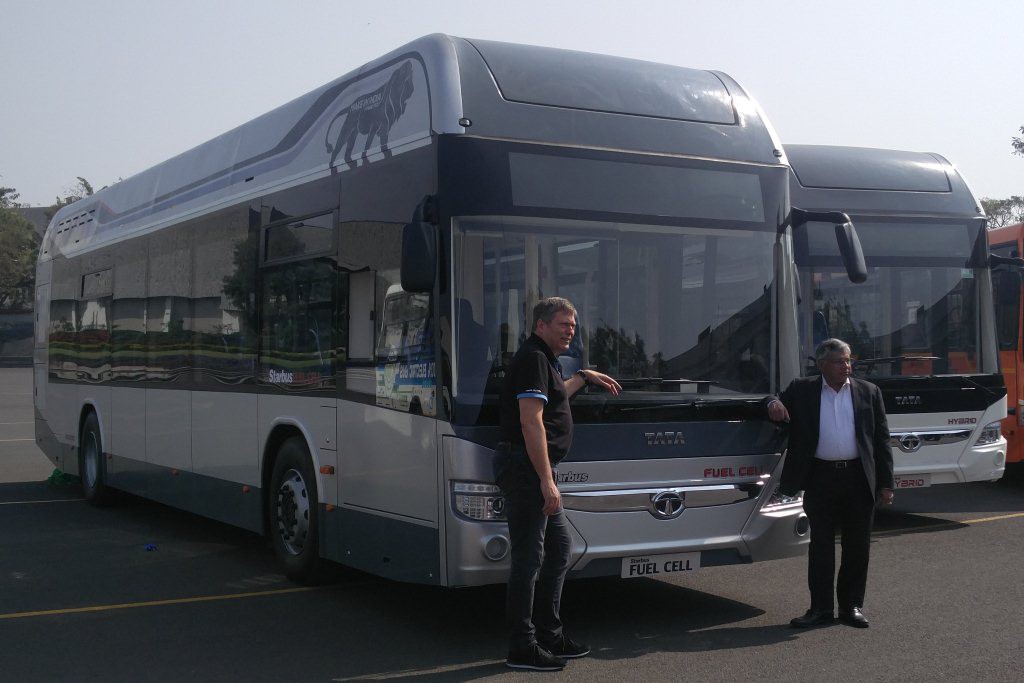 Tata-Motors-Starbus-Hybrid-Launch-1-1024x683.jpg