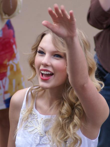 taylor-swift-sieg-heil.jpg