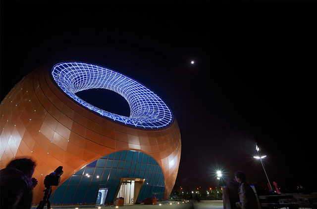 Teapot.Building,Wuxi.3.Chahu.jpg