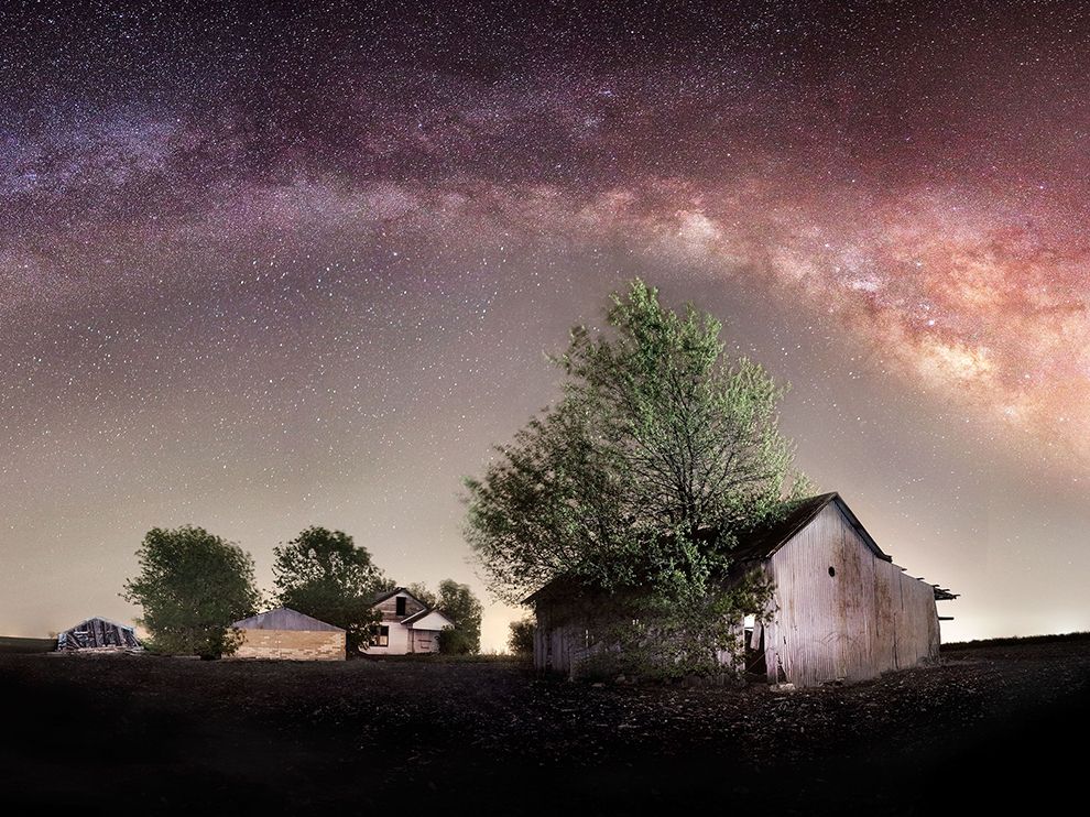 texas-night-sky-barn-milky-way_89541_990x742.jpg