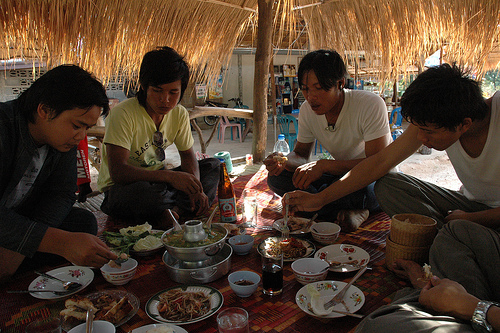 Thai-dining-way[1].jpg