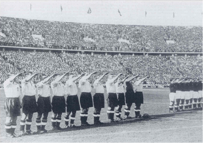 The-England-team-give-the-nazi-salute-in-Berlin-1938.png