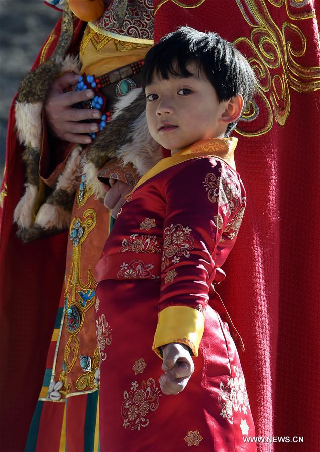 Tibetan.Costumes.3.jpg