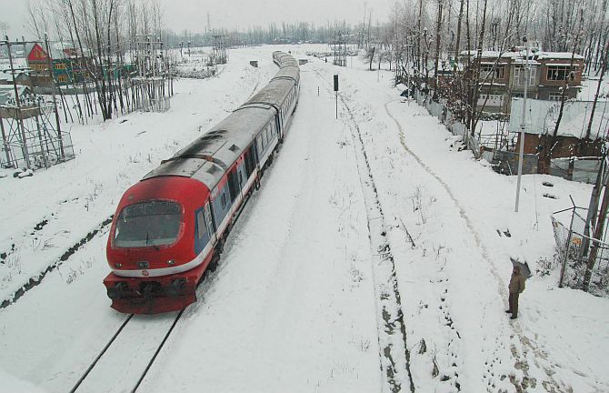 train-to-kashmir.jpg