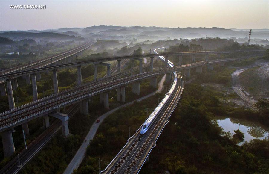 Tunli-Super-Large-Bridge,Nanning,Guangxi_(2)_6Oct2016.jpg