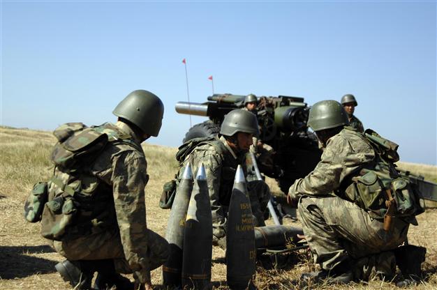 TurkishArtillerySyria4.10.12.jpg