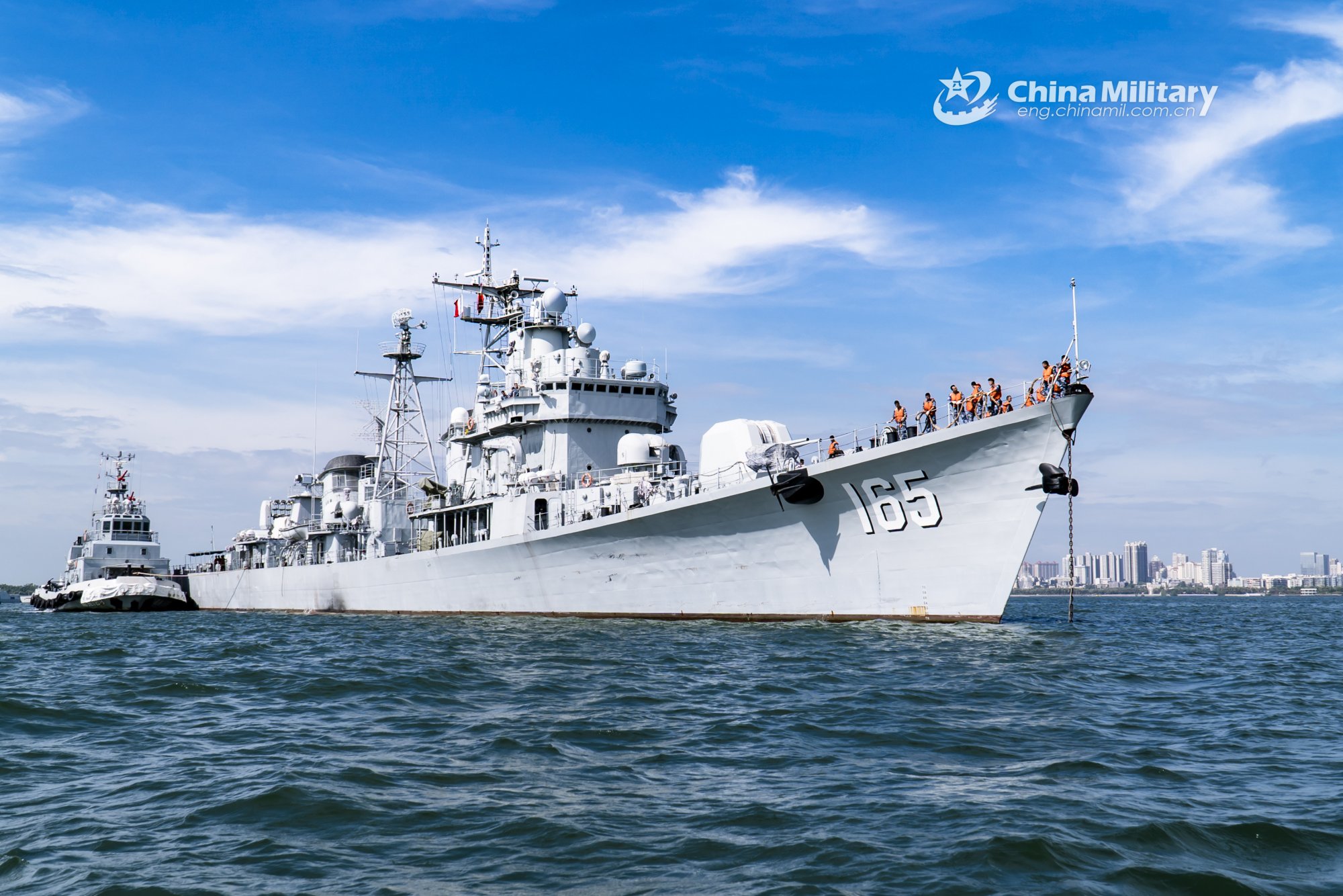 Type 051 DDG Zhanjiang (Hull 165) - PLA Southern Theater Command 02.jpg