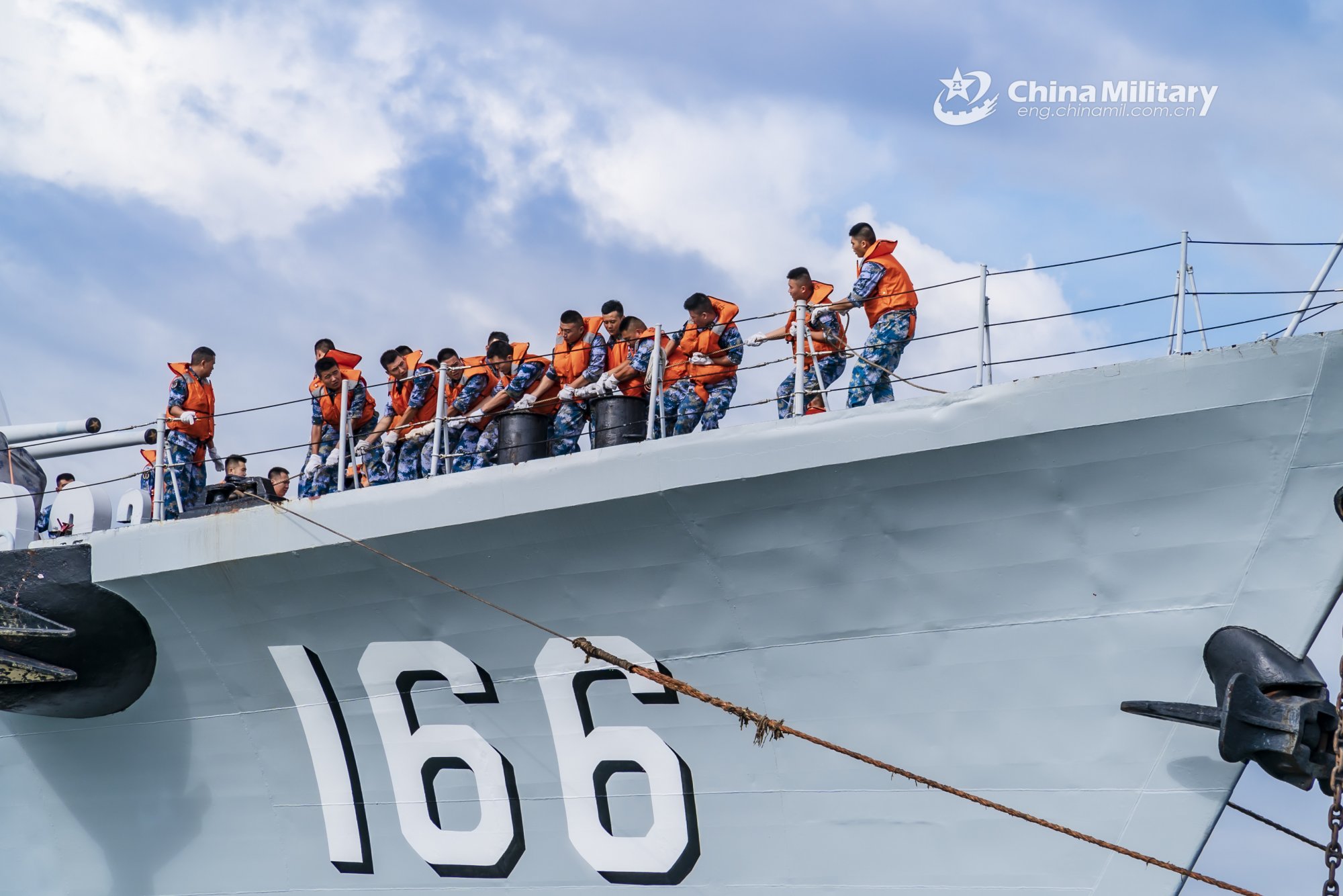 Type 051 DDG Zhuhai (Hull 166) - PLA Southern Theater Command 05.jpg