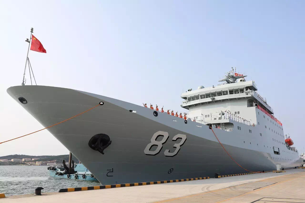 Type 927 #83 - Aboard the large naval ship of the Chinese Navy.jpg