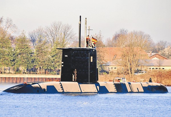 u-boot-auf-probefahrt-in-wilhelmshaven.jpg