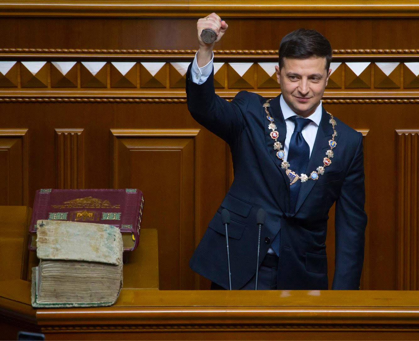 Volodymyr_Zelensky_2019_presidential_inauguration_11.jpeg