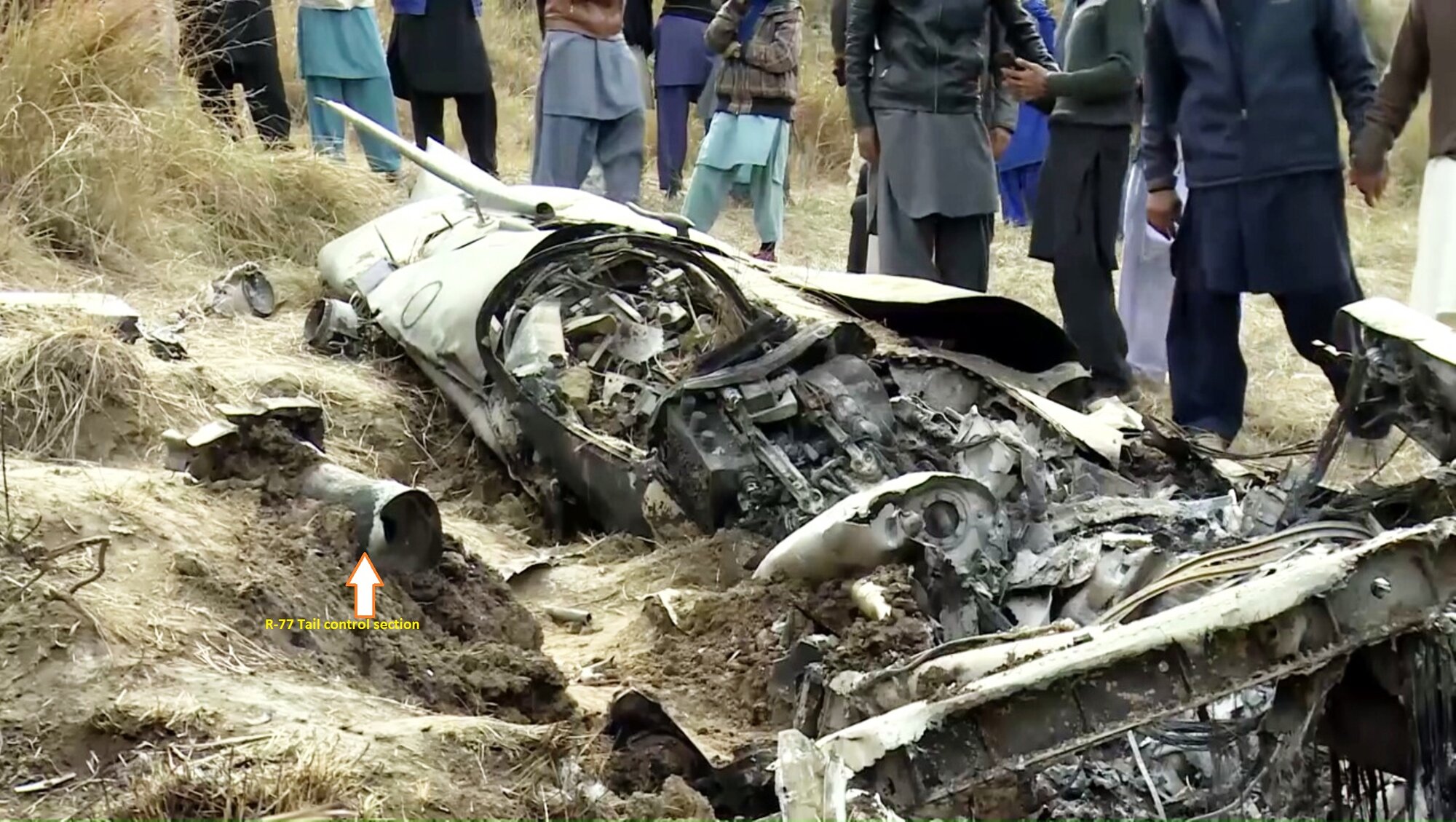 WRECKAGE of Indian Jet in Pak 27-2-2019(17R-77 Tail control section)-1e Labelled.jpg