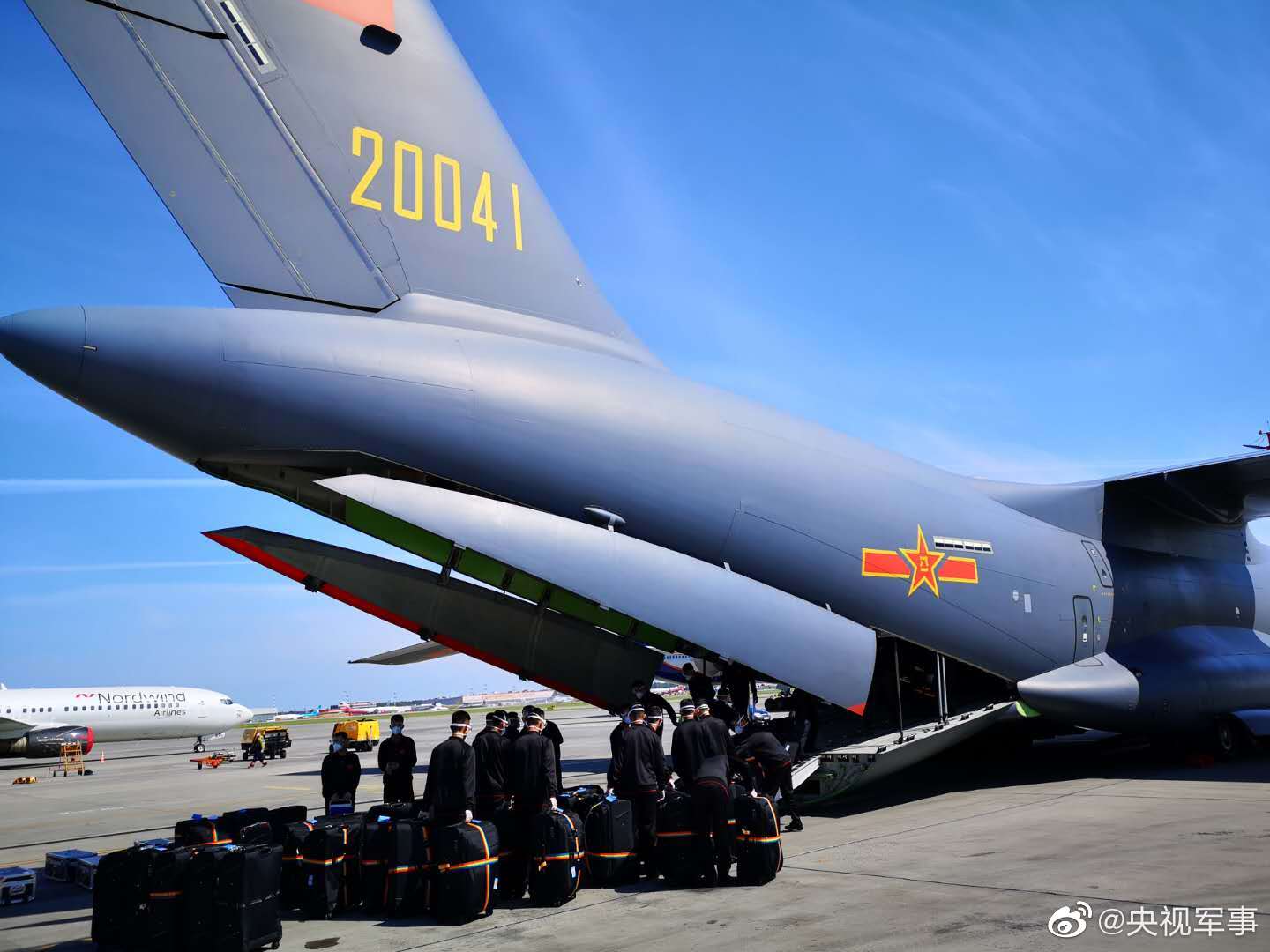 Y-20 backed from Red Square Parade 20200625 01.jpeg