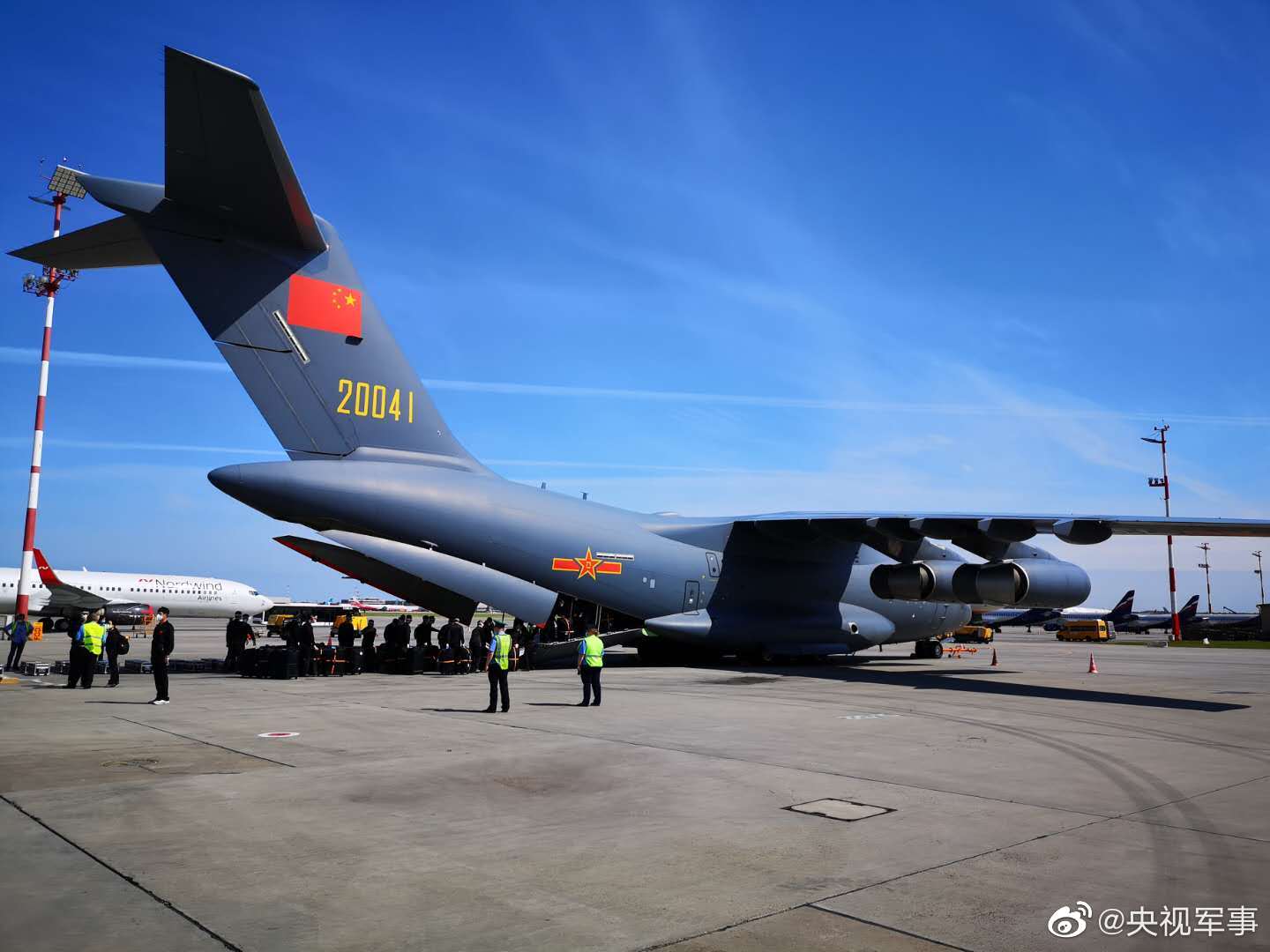 Y-20 backed from Red Square Parade 20200625 04.jpeg