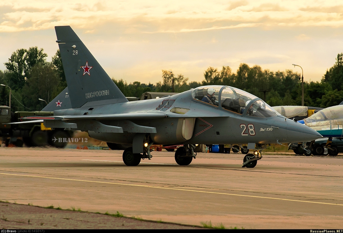 Yak-130-Ru-149317.thumb.jpg.70d09b5ea6bf2a55c26b21d1e2eaa0f5[1].jpg