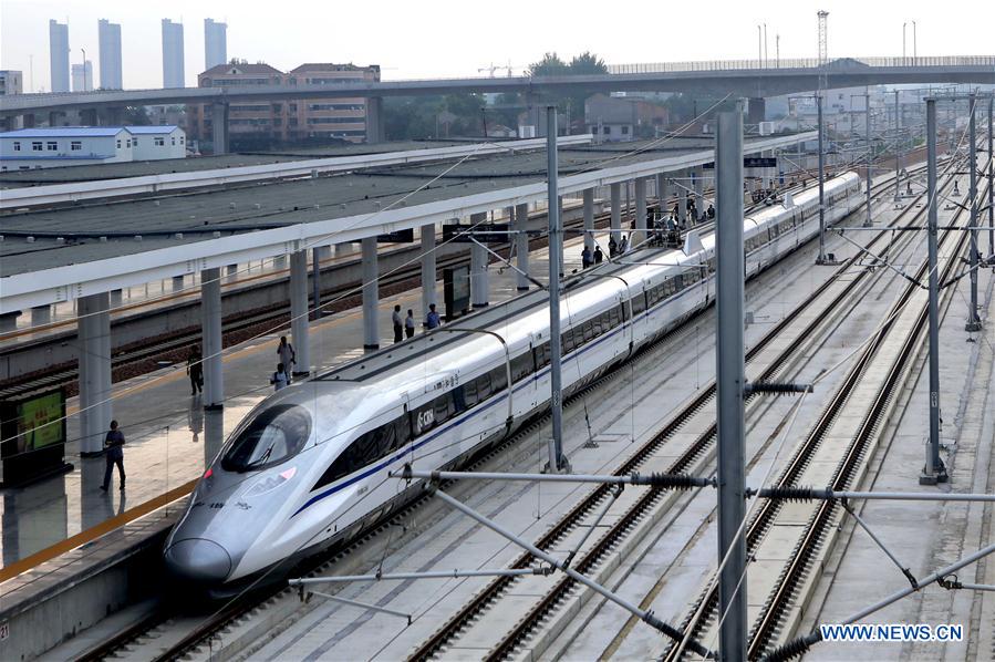 Zhengzhou-Xuzhou-hsr,10Sep2016.(3).jpg