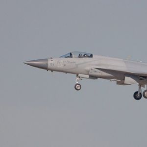 JF-17 Thunder,Landing approach.