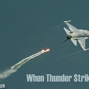 JF-17 Dropping flares-Part-01