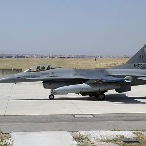 F-16