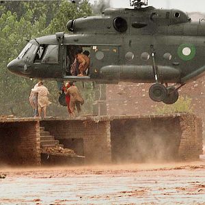 MI-17 on relief mission