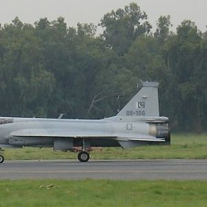 JF-17_at_kamra04