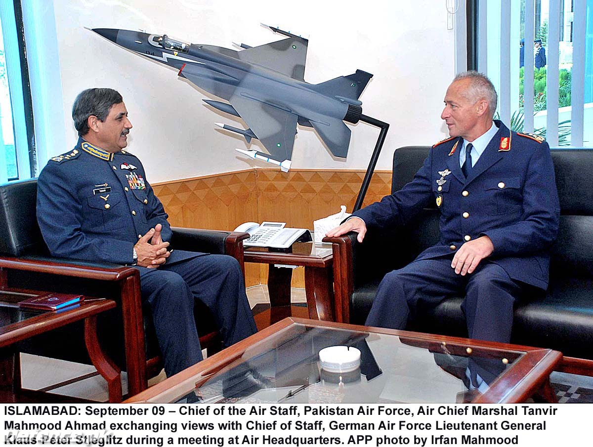 ACM Tanvir Mahmood and COS Luftwaffe