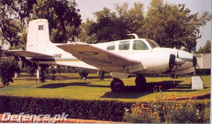 BEECH_TWIN_BONANZA_GH-112