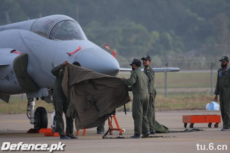 JF-17 THUNDER