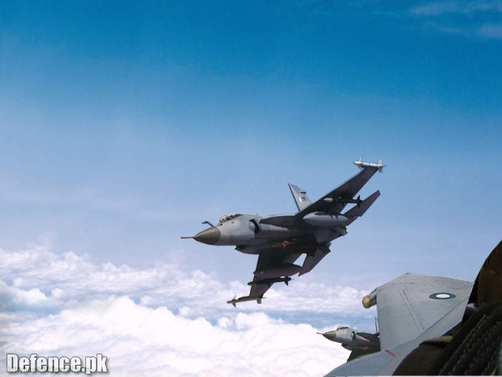 JF-17 with refuling probe