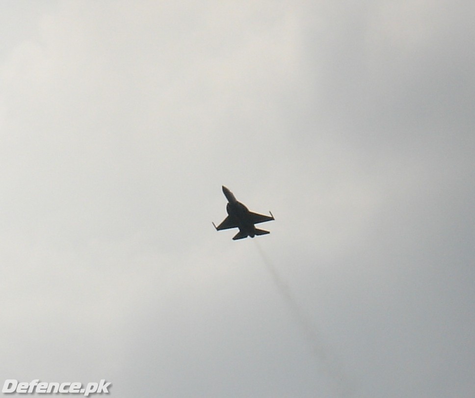 JF-17_at_kamra06