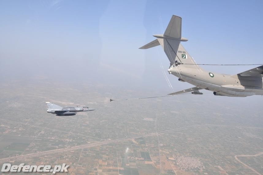 Mirage III_Refuelling