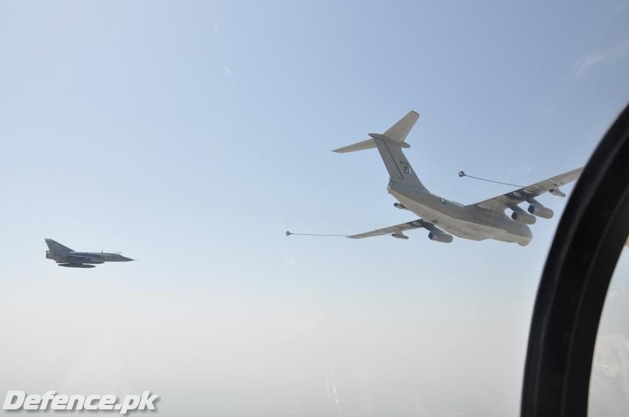 Mirage III_Refuelling