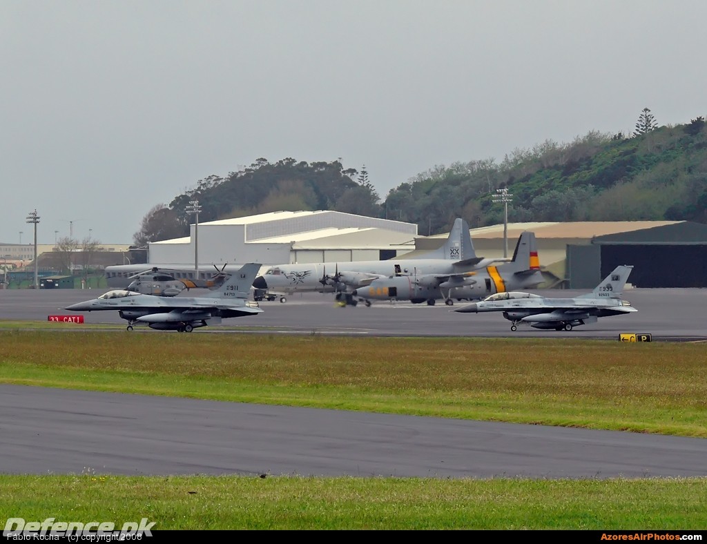 Paf F-16's at Lajes