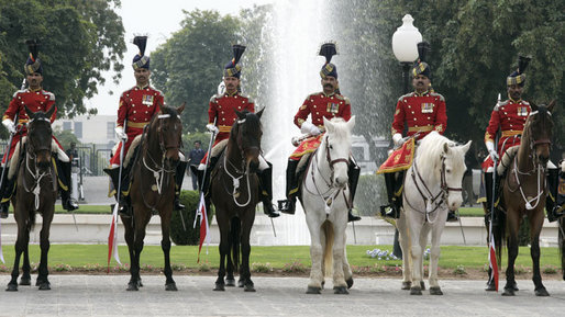 Pakistan_cavalry_honor_guard