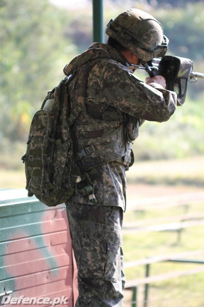 Republic of Korea Army 701 regiment commandos at the firing range.