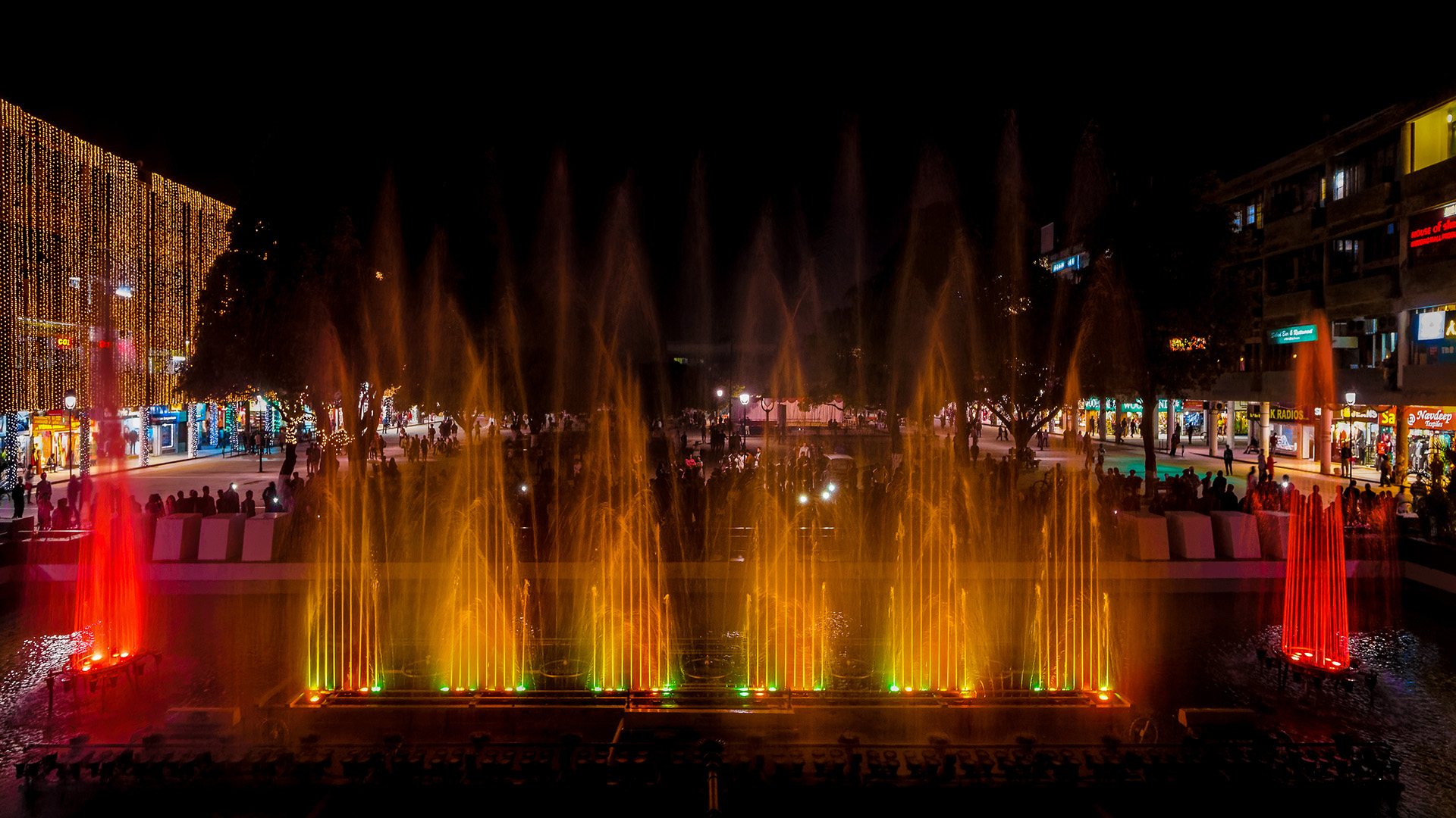 Musical_Fountain,_Sector_17,_Chandigarh.jpg