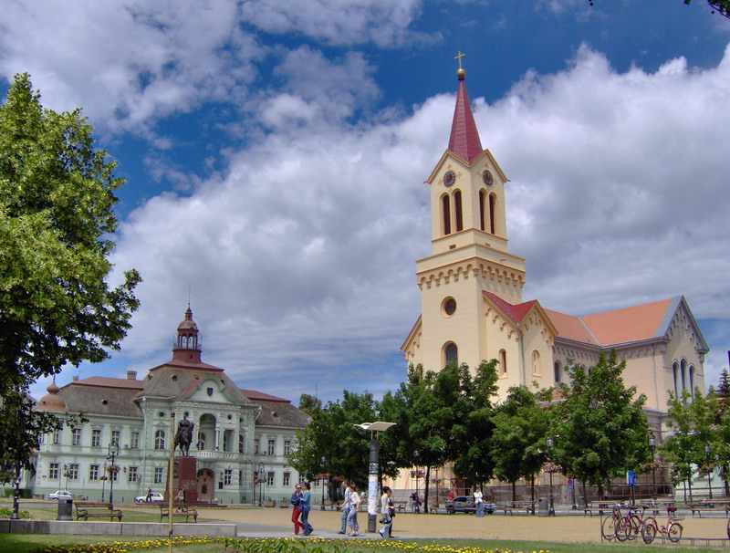 Liberty_square%2C_Zrenjanin.jpg