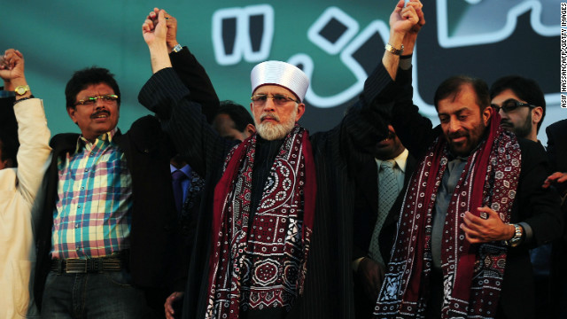 130111020101-pakitan-tahri-ul-qadri-story-top.jpg