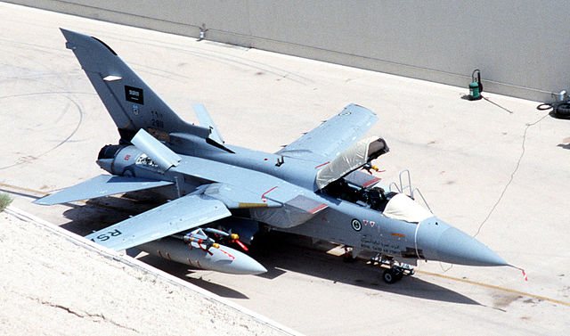 640px-Parking_RSAF_Tornado_in_1991.jpg