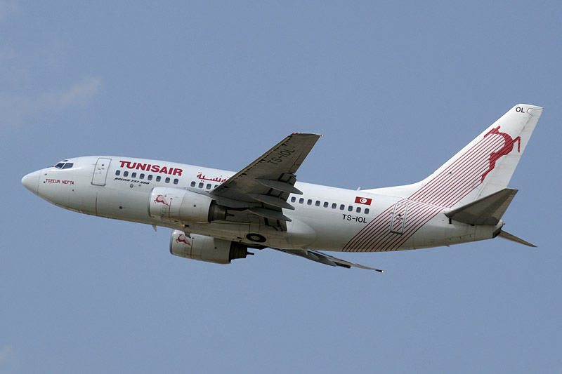 Tunisair_B736_TS-IOL.jpg