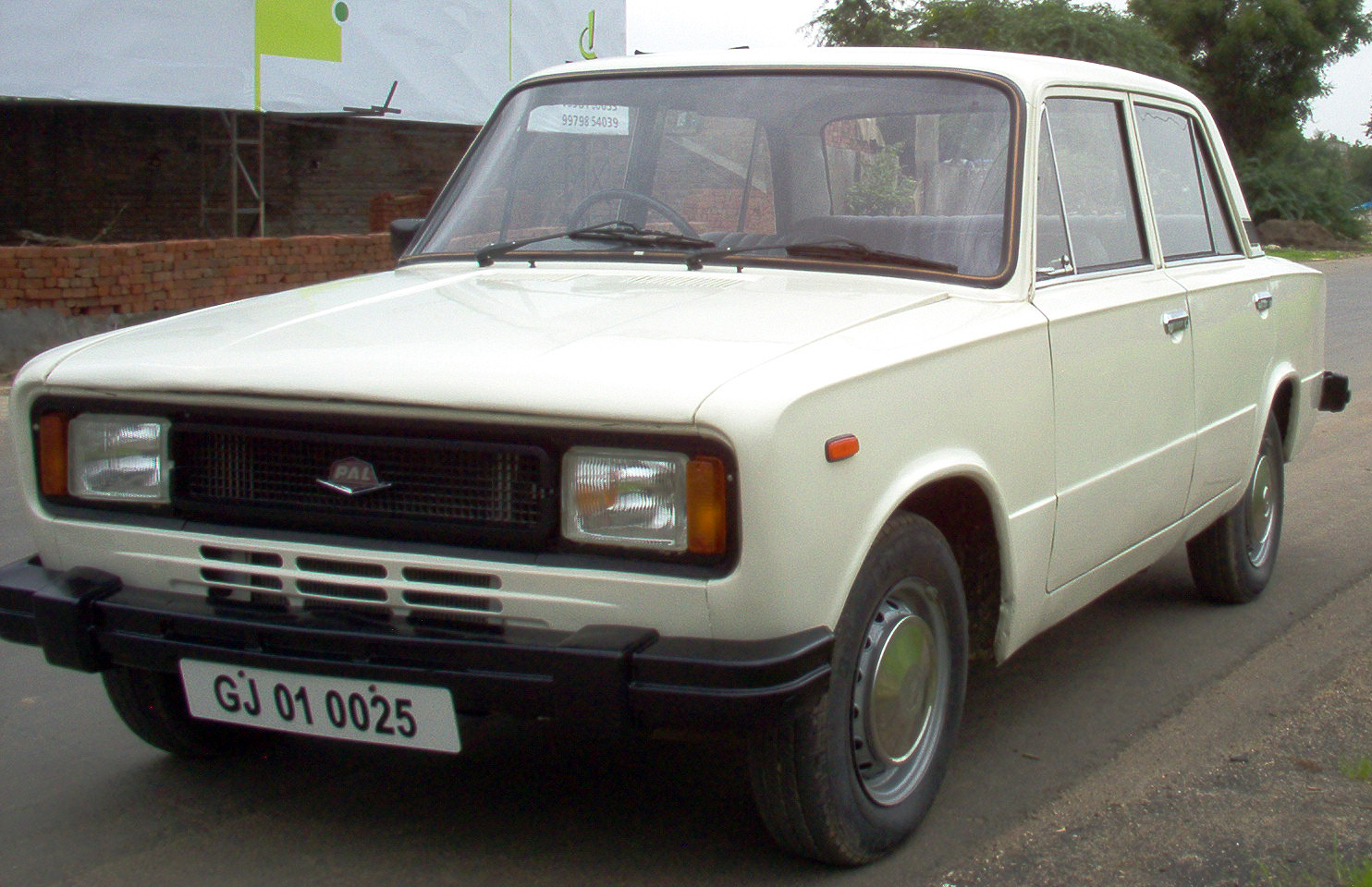 1989_Premer_118NE.jpg